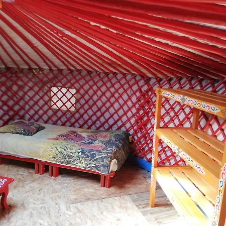 Yourte Mongole Veritable Montcaret Екстериор снимка